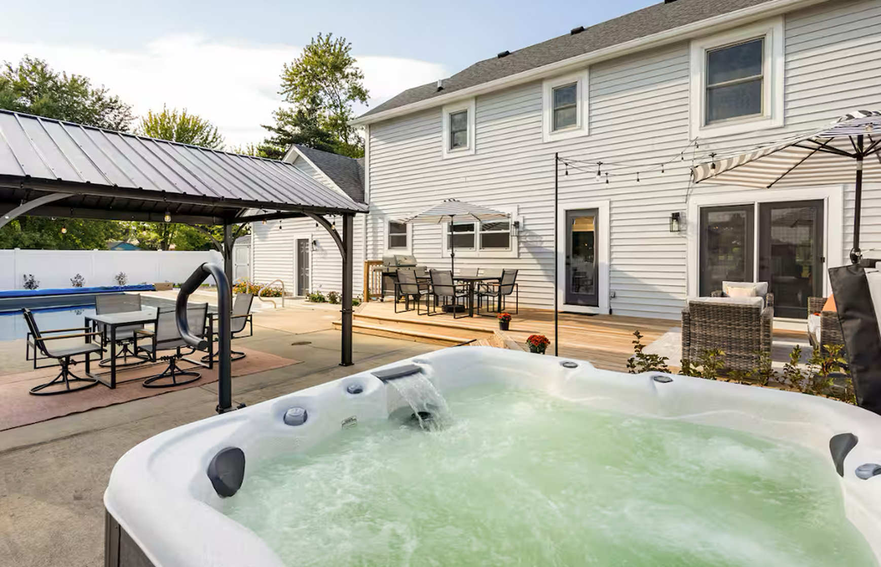 Scenic countryside stay near Zionsville Indiana