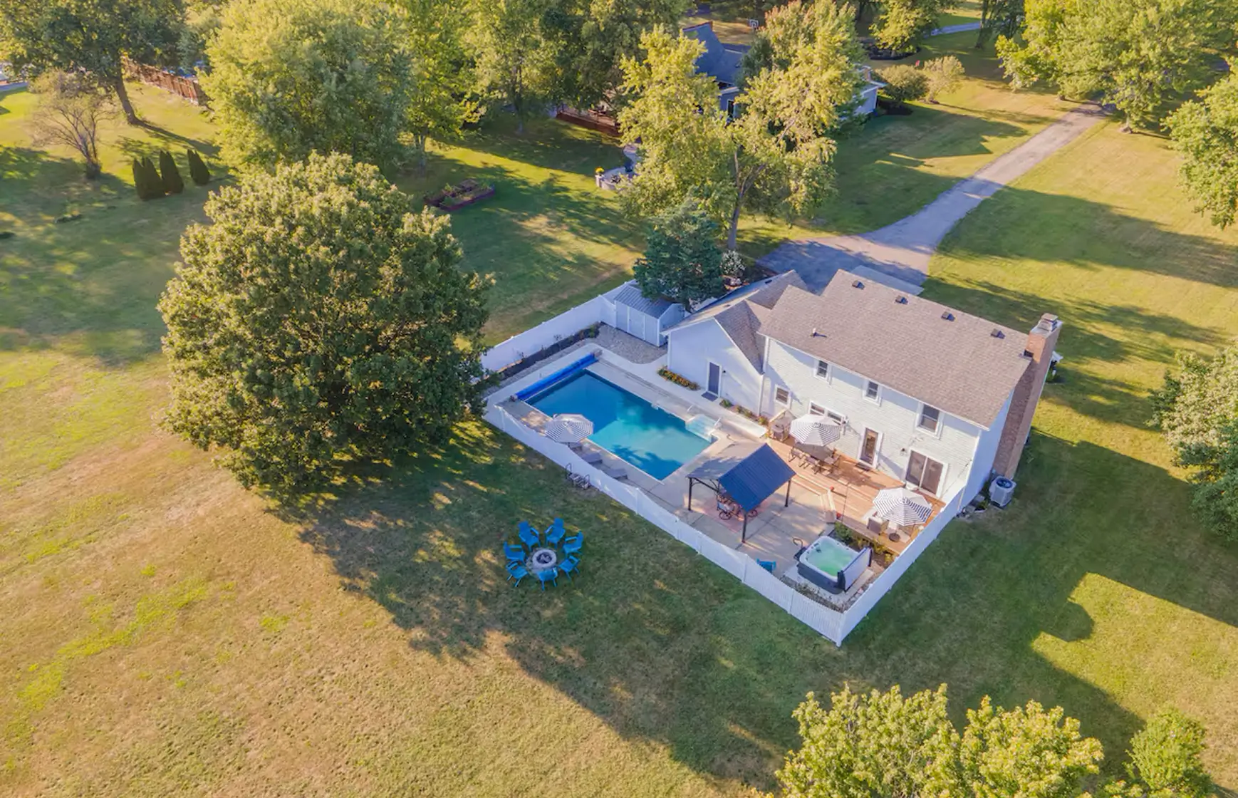 Luxury countryside retreat with pool and fire pit